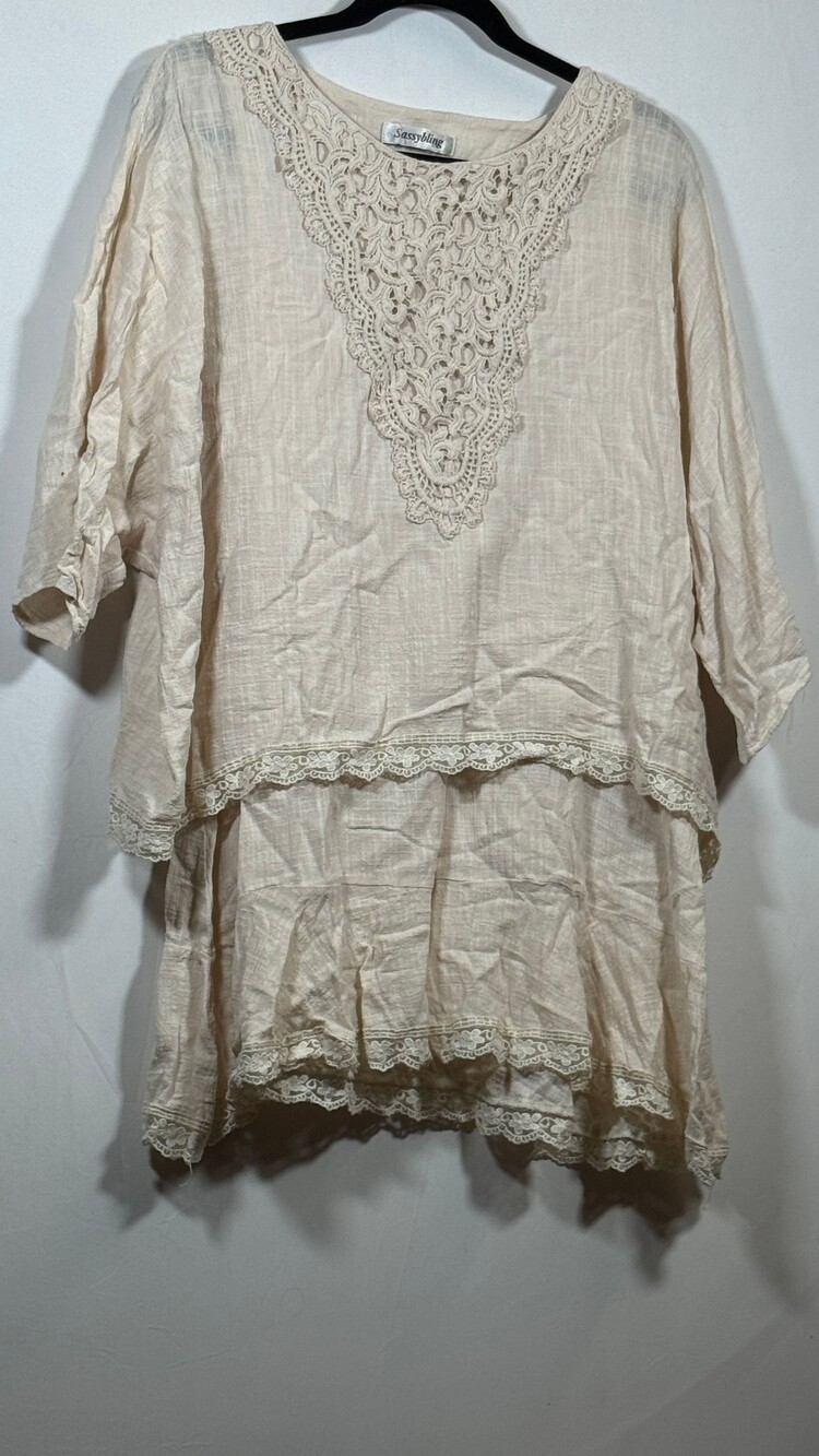 Sassybling Cream Blouse Lace Trim 3/4 Length Sleeves Lightweight Top